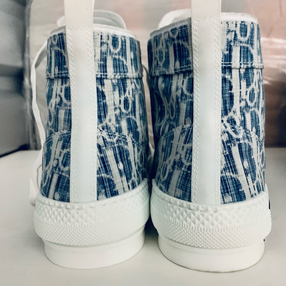 Dior Blue and White Oblique High-Top Sneaker - Picture 3 of 5